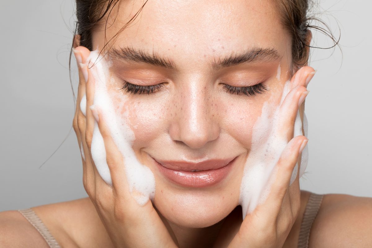 Hoe ik mijn skincare op vakantie verzorg: Tips van jouw Schoonheidsspecialiste in Lelystad